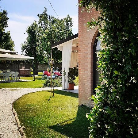 Casolare Isabella "Il Rifugio Dei Vinili" And Alice'S Room ปอนซาคโค ภายนอก รูปภาพ