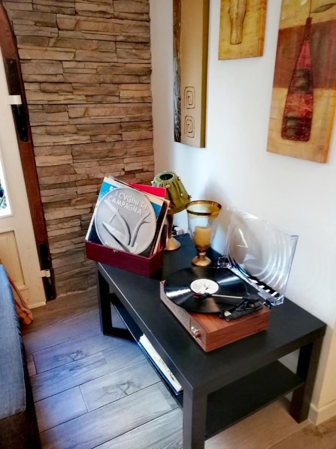 Casolare Isabella "Il Rifugio Dei Vinili" And Alice'S Room ปอนซาคโค ภายนอก รูปภาพ