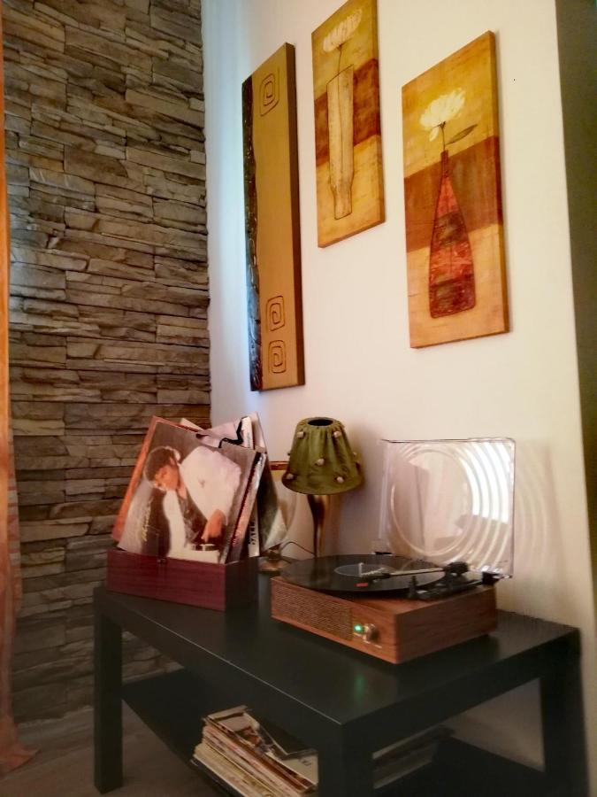 Casolare Isabella "Il Rifugio Dei Vinili" And Alice'S Room ปอนซาคโค ภายนอก รูปภาพ